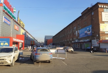 СДАДУТ НЕЖИЛОЕ ТОРГОВОЕ ПОМЕЩЕНИЕ, ПЕРВЫЙ ЭТАЖ, ДВА ВХОДА, ИРКУТСК, СЕРГЕЕВА, Д.3/3, S-530m2