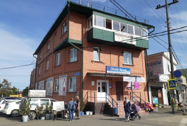 СДАДУТ В АРЕНДУ ТОРГОВЫЕ ПОМЕЩЕНИЯ В ТОРГОВОМ ЦЕНТРЕ УЛЬЯНА, СЛЮДЯНКА, РЖАНОВА, 9