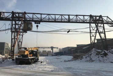 Погрузочно-разгрузочная площадка с козловым краном 20тонн