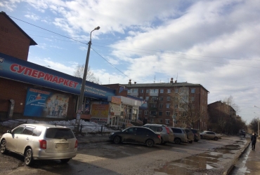 Аренда от Собственника в Ново-Ленино , общей площадью 222,4 м2, разделены перегородками на :
96 м2 / 94,8 м2 /31,6 м2